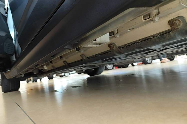 Used AION Y 2022 70 Intelligent Edition Lithium Iron Phosphate Left Side Sill