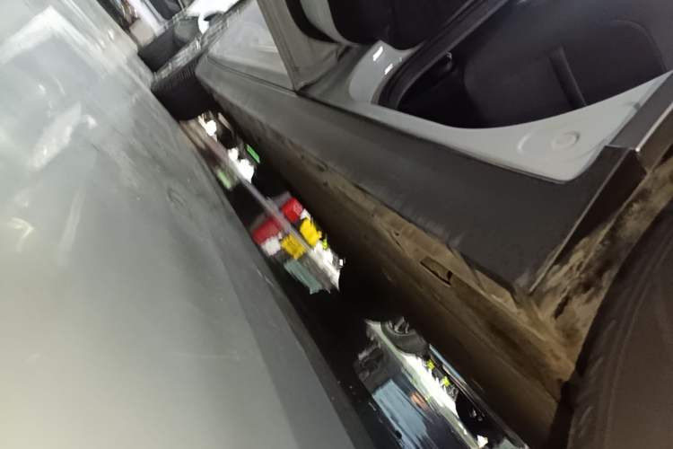 Used AION Y 2022 Plus 70 Smart Edition Left Side Sill