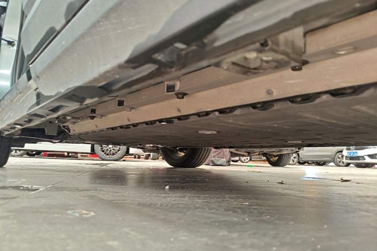 Used AION Y 2022 70 Enjoyment Edition Lithium Iron Phosphate Left Side Sill