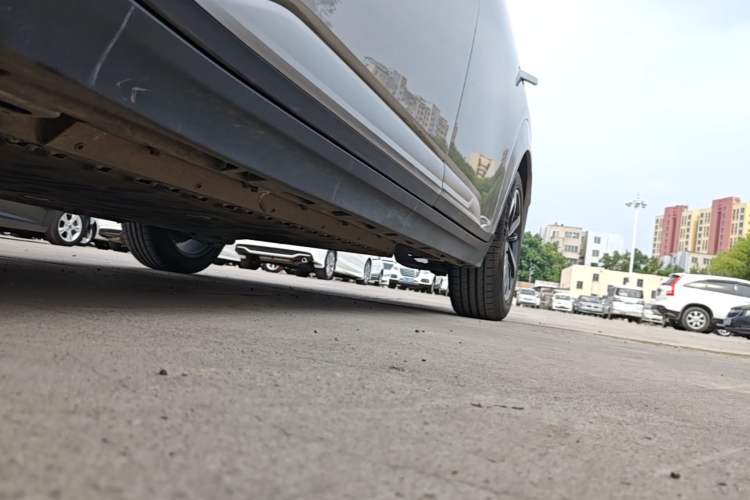 Used AION Y 2022 Plus 70 Smart Edition Left Side Sill