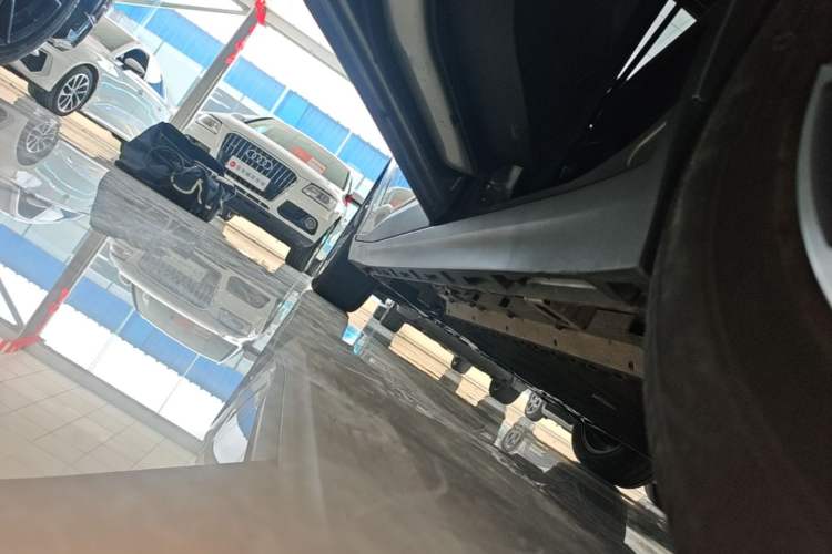 Used AION Y 2022 Plus 70 Smart Edition Left Side Sill