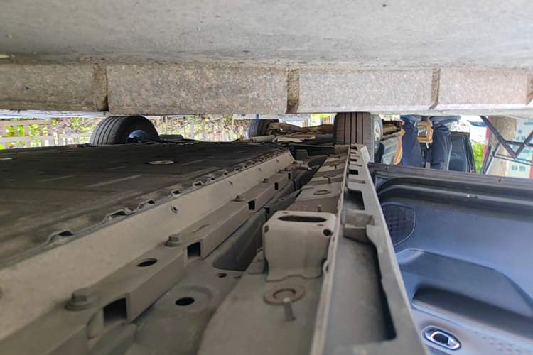 Used AION Y 2022 70 Intelligent Edition Lithium Iron Phosphate Left Side Sill