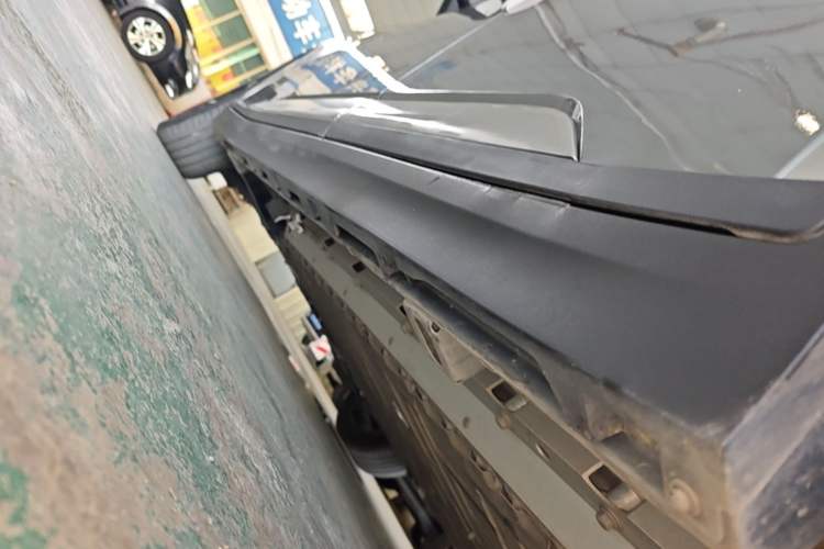 Used AION Y 2022 Plus 70 Smart Edition Left Side Sill