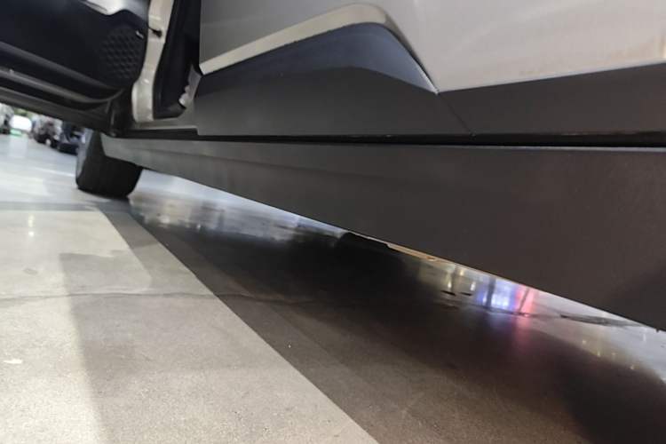 Used AION Y 2022 70 Intelligent Edition Lithium Iron Phosphate Left Side Sill