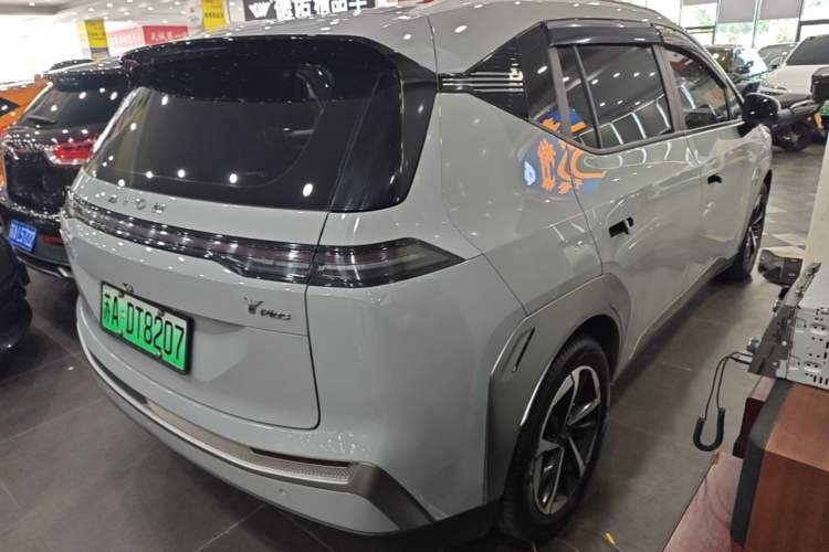 Used AION Y 2022 Plus 80 Smart Edition Rear Right 45 Deg