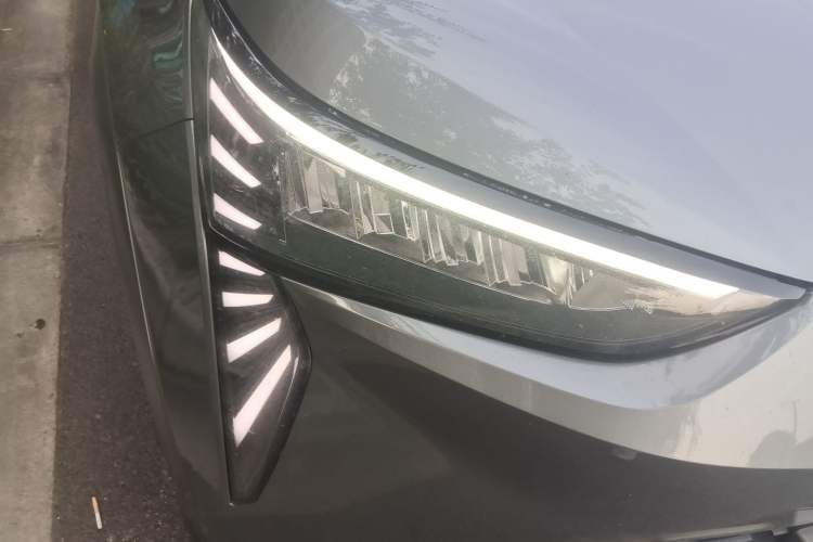 Used AION Y 2022 70 Intelligent Edition Lithium Iron Phosphate Right Front Headlight