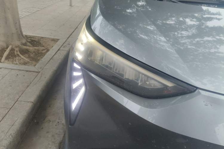 Used AION Y 2022 80 Ultra-Long Range Edition Right Front Headlight