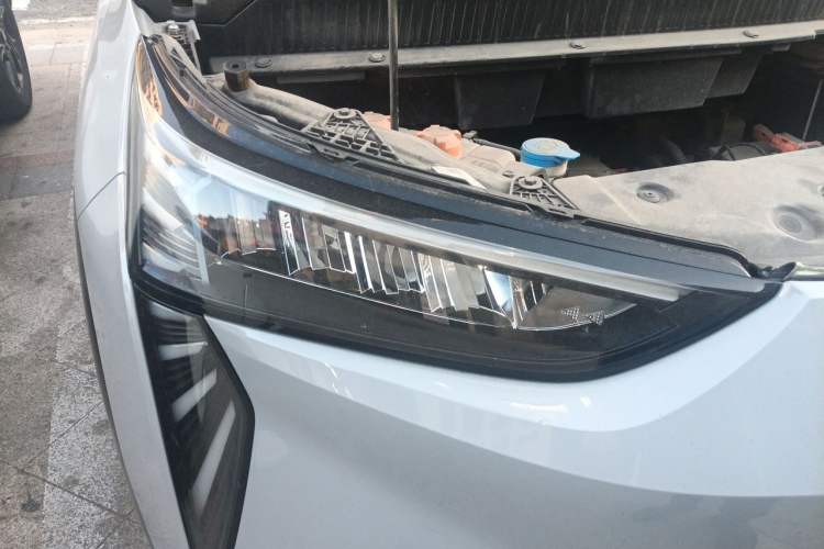 Used AION Y 2022 70 Intelligent Edition Lithium Iron Phosphate Right Front Headlight