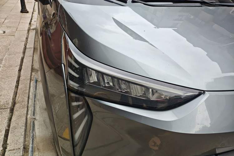 Used AION Y 2022 70 Intelligent Edition Lithium Iron Phosphate Right Front Headlight