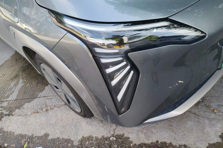 Used AION Y 2022 Plus 80 Enjoy Edition Right Front Headlight