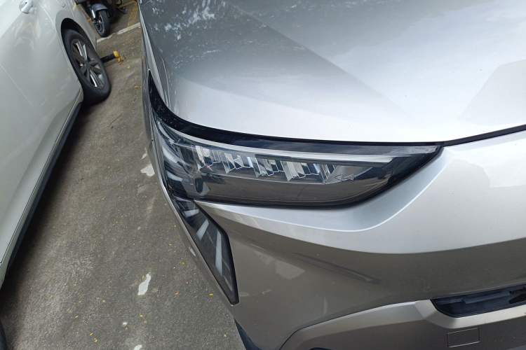 Used AION Y 2022 70 Intelligent Edition Lithium Iron Phosphate Right Front Headlight