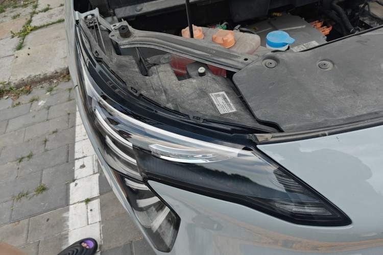 Used AION Y 2022 Plus 70 Enjoy Edition Right Front Headlight