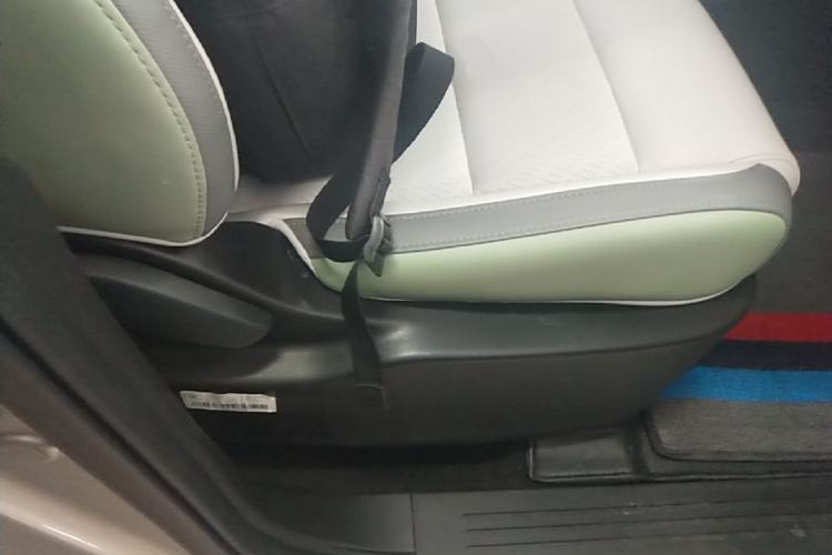 Used AION Y 2022 Plus 70 Tech Edition Right Front Seat