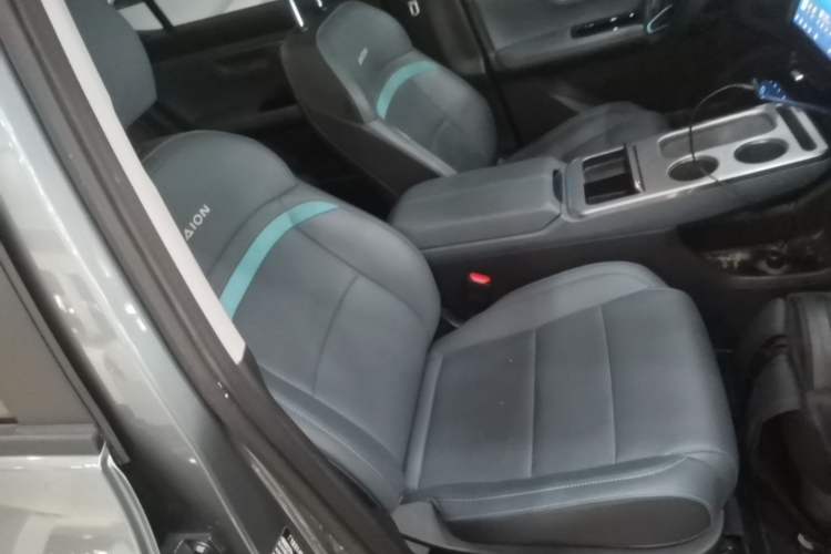 Used AION Y 2022 Plus 70 Smart Edition Right Front Seat