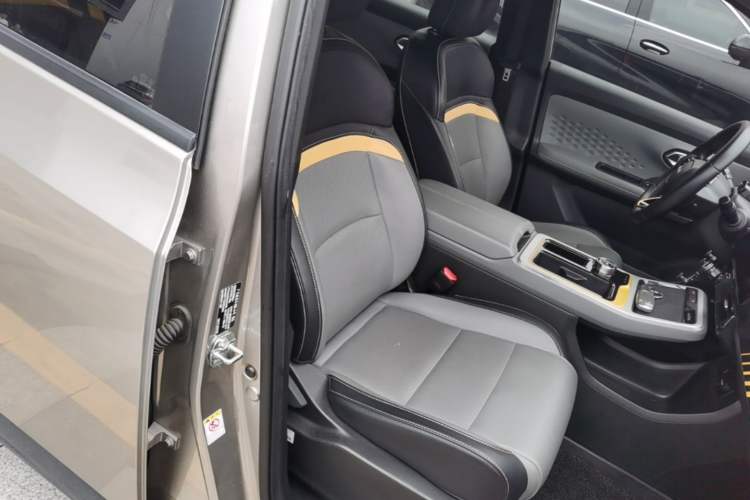 Used AION Y 2022 70 Intelligent Edition Ternary Lithium Right Front Seat
