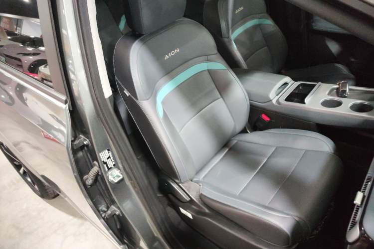 Used AION Y 2022 Plus 70 Smart Edition Right Front Seat