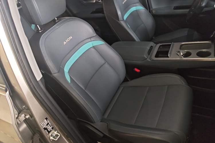 Used AION Y 2022 Plus 70 Smart Edition Right Front Seat