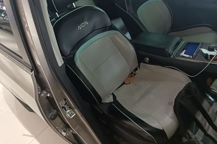 Used AION Y 2022 Plus 70 Smart Edition Right Front Seat