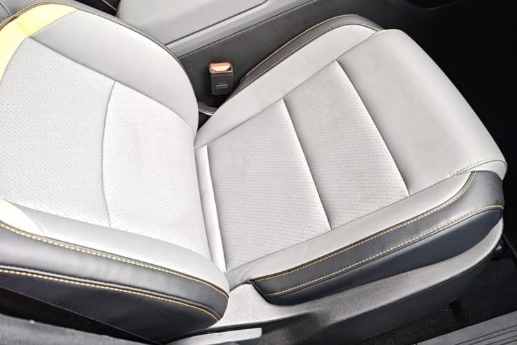 Used AION Y 2022 70 Tech Edition Lithium Iron Phosphate Right Front Seat