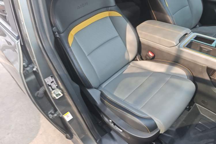 Used AION Y 2022 70 Tech Edition Lithium Iron Phosphate Right Front Seat