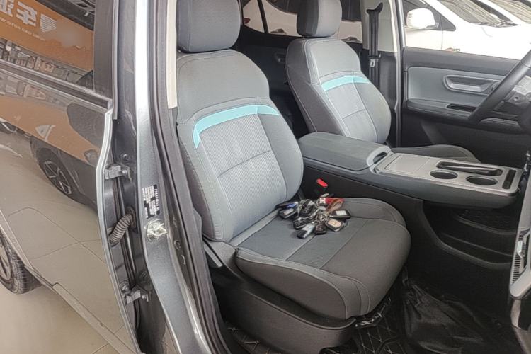 Used AION Y 2022 Plus 80 Enjoy Edition Right Front Seat