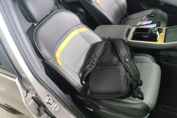 Used AION Y 2022 70 Intelligent Edition Lithium Iron Phosphate Right Front Seat