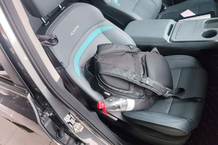 Used AION Y 2022 Plus 70 Smart Edition Right Front Seat