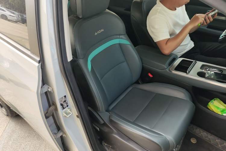 Used AION Y 2022 Plus 70 Smart Edition Right Front Seat