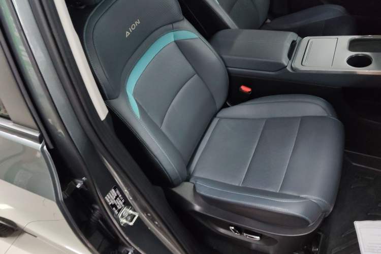 Used AION Y 2022 Plus 70 Tech Edition Right Front Seat