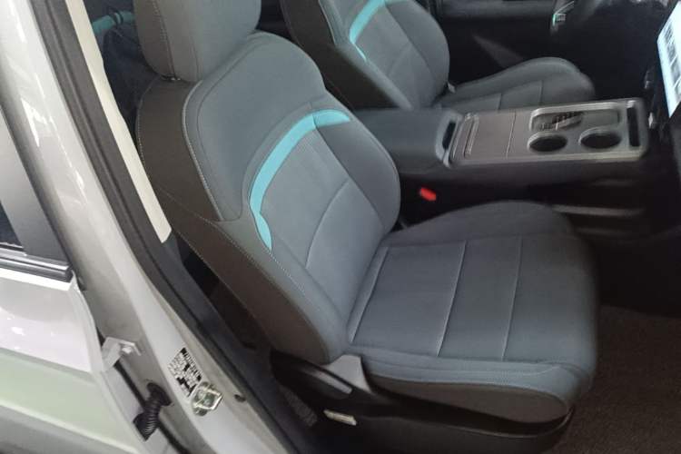Used AION Y 2022 Plus 70 Smart Edition Right Front Seat