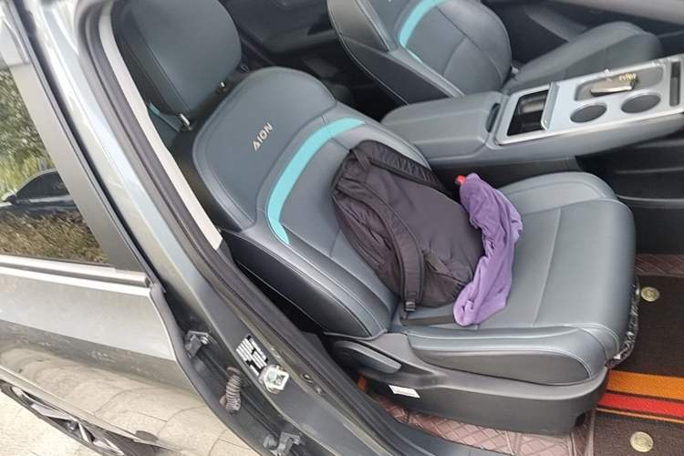 Used AION Y 2022 Plus 70 Smart Edition Right Front Seat
