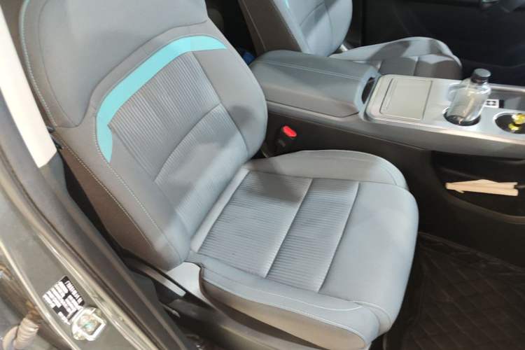 Used AION Y 2022 Plus 70 Enjoy Edition Right Front Seat