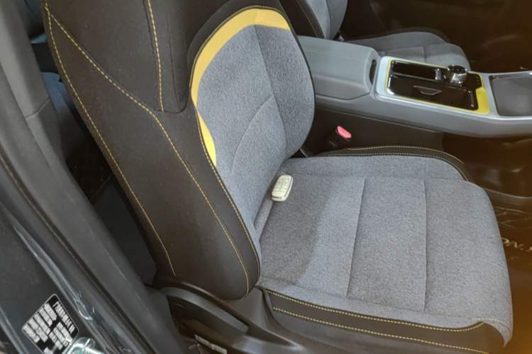 Used AION Y 2022 Plus 70 Enjoy Edition Right Front Seat