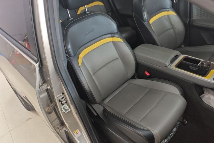 Used AION Y 2022 Plus 70 Smart Edition Right Front Seat