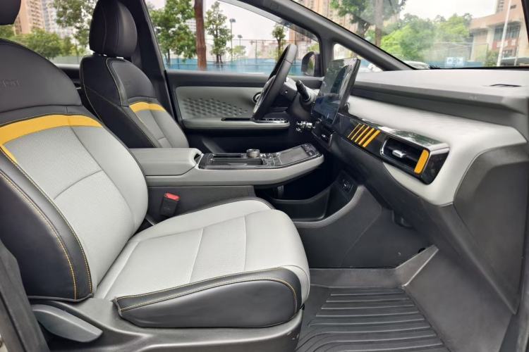 Used AION Y 2022 70 Intelligent Edition Lithium Iron Phosphate Right Front Seat