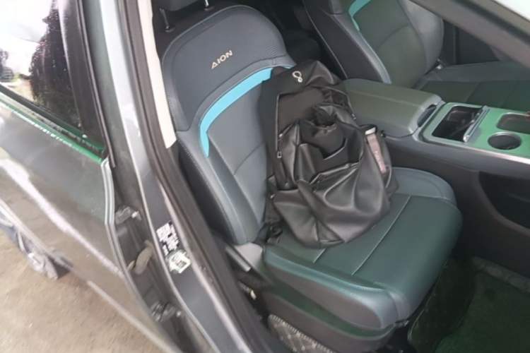 Used AION Y 2022 Plus 70 Smart Edition Right Front Seat