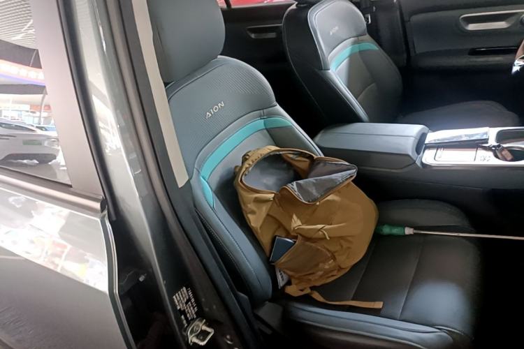 Used AION Y 2022 Plus 70 Tech Edition Right Front Seat