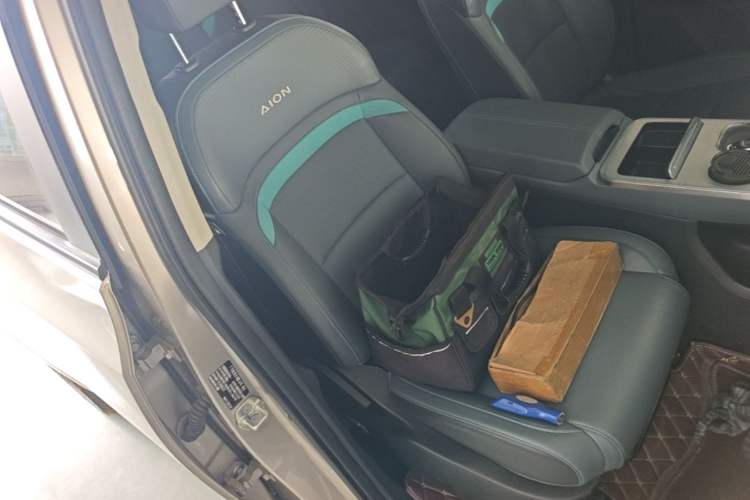 Used AION Y 2022 Plus 70 Smart Edition Right Front Seat