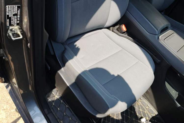 Used AION Y 2022 Plus 80 Enjoy Edition Right Front Seat