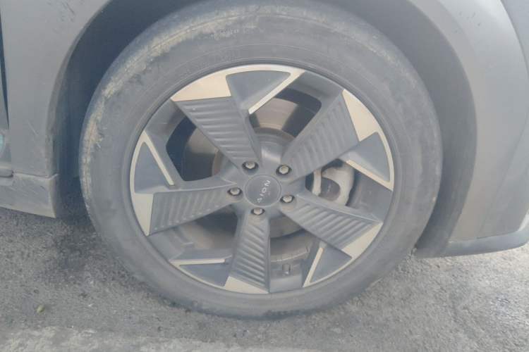 Used AION Y 2022 80 Ultra-Long Range Edition Right Front Wheel Hub