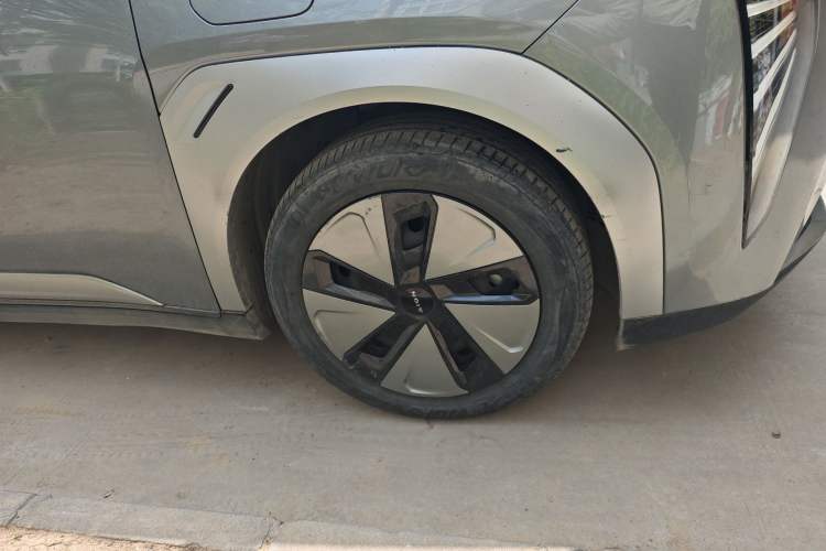 Used AION Y 2022 Plus 80 Enjoy Edition Right Front Wheel Hub