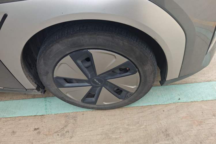 Used AION Y 2022 Plus 70 Enjoy Edition Right Front Wheel Hub
