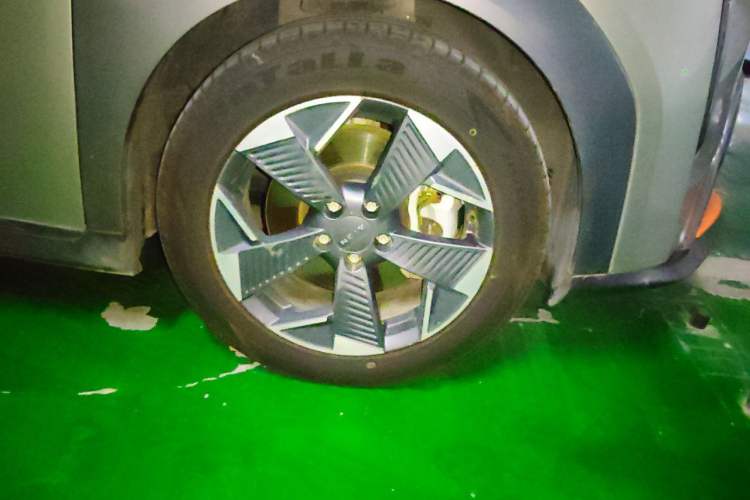 Used AION Y 2022 70 Intelligent Edition Lithium Iron Phosphate Right Front Wheel Hub