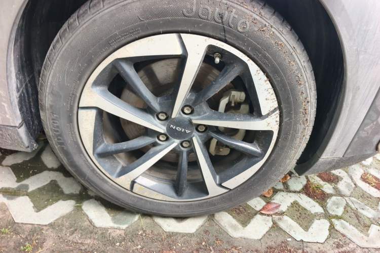 Used AION Y 2022 Plus 70 Smart Edition Right Front Wheel Hub