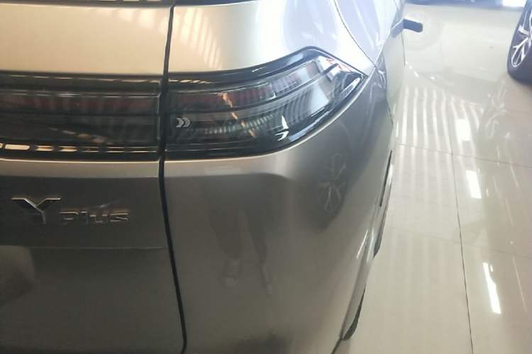 Used AION Y 2022 Plus 70 Tech Edition Right Rear Taillight