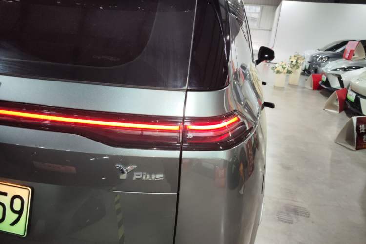 Used AION Y 2022 Plus 70 Smart Edition Right Rear Taillight