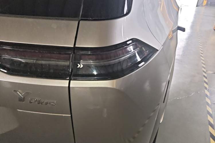 Used AION Y 2022 Plus 70 Smart Edition Right Rear Taillight