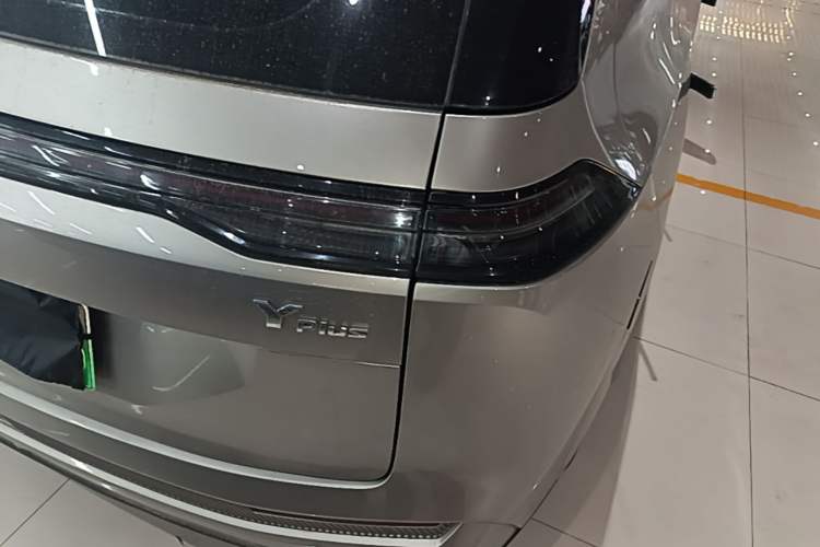 Used AION Y 2022 Plus 70 Smart Edition Right Rear Taillight