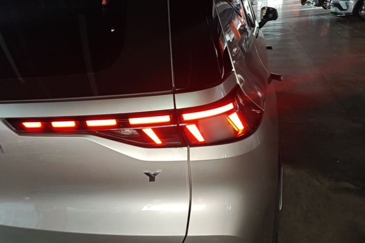Used AION Y 2022 70 Intelligent Edition Lithium Iron Phosphate Right Rear Taillight
