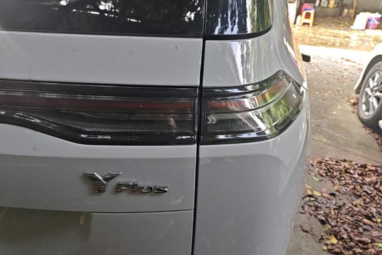 Used AION Y 2022 Plus 70 Smart Edition Right Rear Taillight